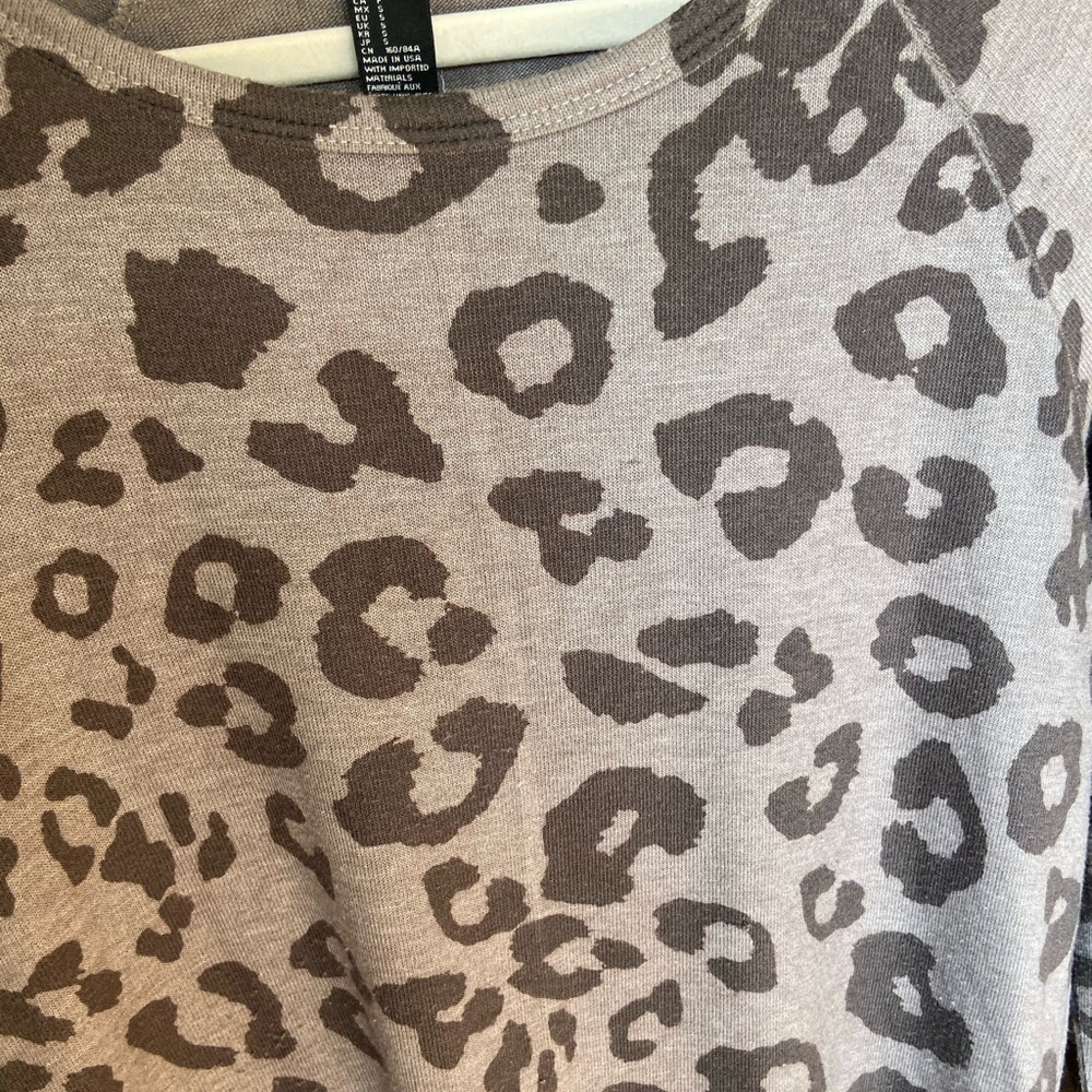 Forever 21 Leopard Print Top - Picture 3 of 3